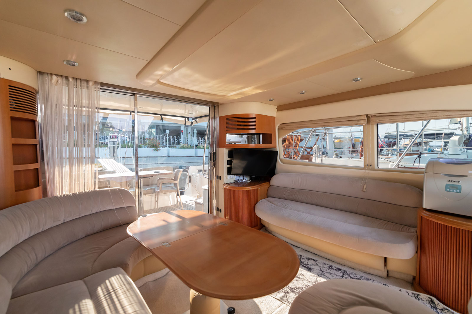 Azimut 46 Galeri 9